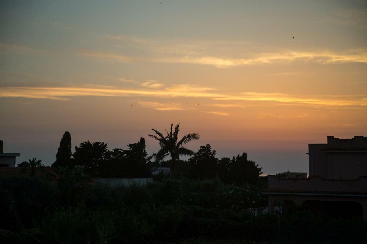 Bed and Breakfast Tra Le Braccia Di Morfeo Terrasini Exterior foto