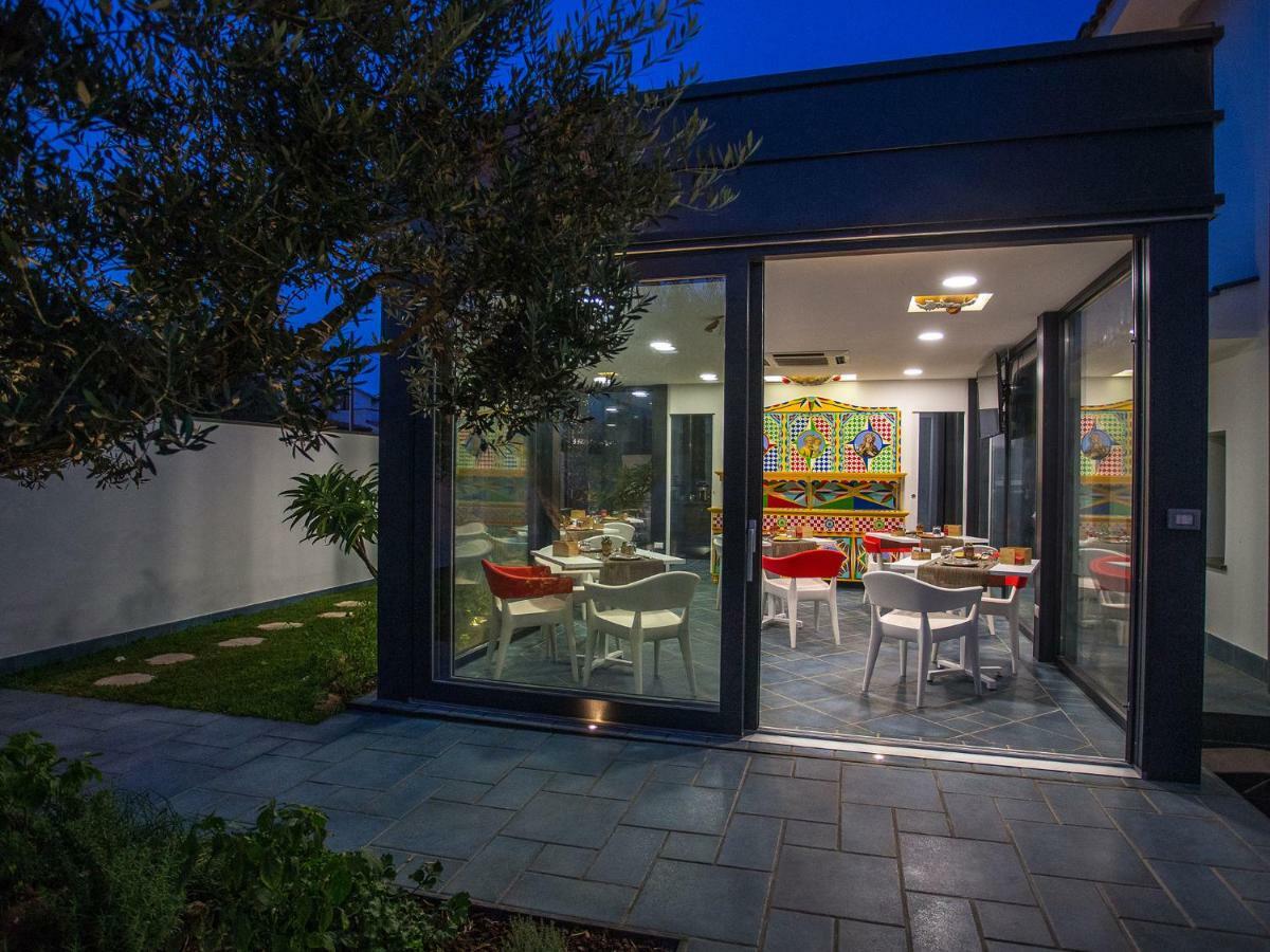 Bed and Breakfast Tra Le Braccia Di Morfeo Terrasini Exterior foto